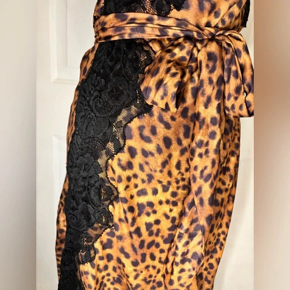 We are HAH! | NWoT medium | leopard print true wrap midi dress w/black lace - Picture 7 of 14